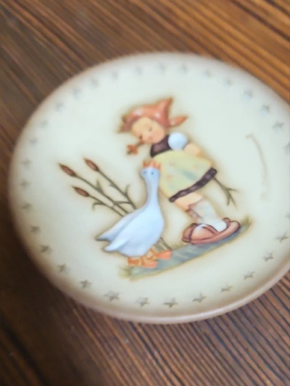 Hummel Cream Wall Plaque with Pastel Girl and Goose